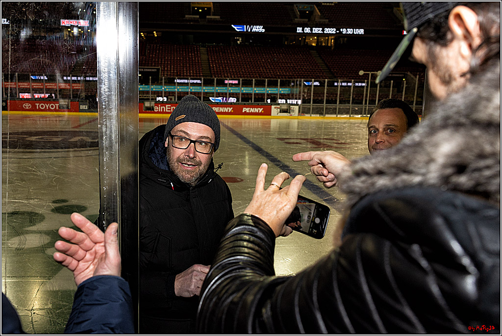 PENNY DEL WINTER GAME;  Kölner Haie - Adler Mannheim; Köln, 03.12.2022